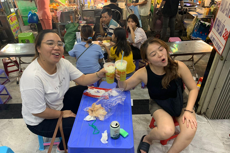 Ho Chi Minh City: Tour gastronomico in scooter con undici degustazioniTour per piccoli gruppi con trasferimento in hotel