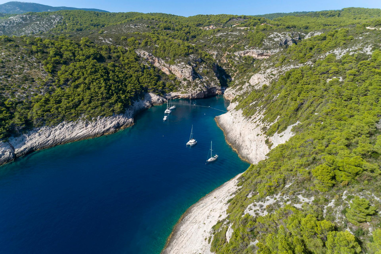 5 islands Private Boat Tour:Blue Cave,Hvar&Pakleni islands