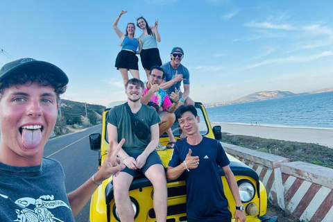 Mui Ne Group tour: Sunrise or Sunset Sand Dunes By Jeep