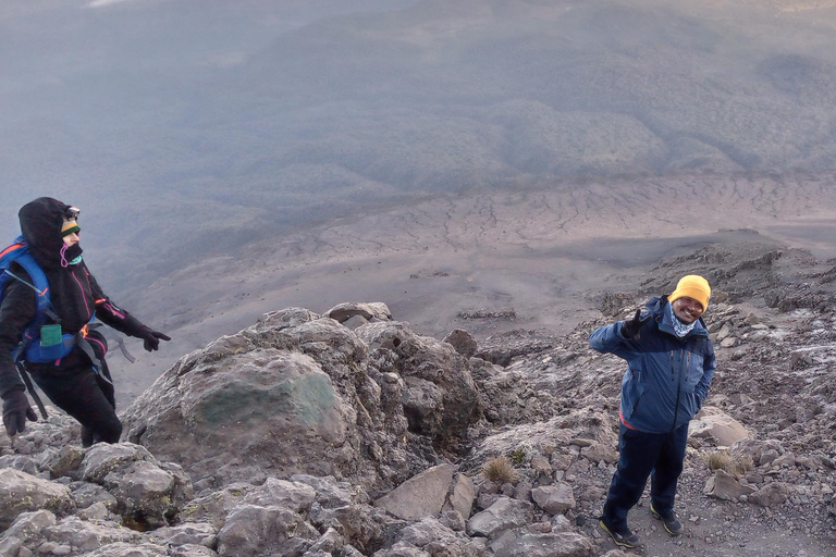 SENDERISMO EN EL MONTE MERU 5 DÍAS