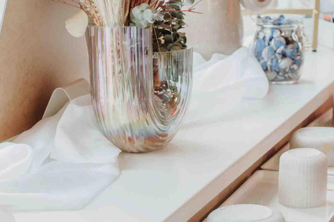 Leipzig: Scented Candle Workshop with Snacks and Drinks