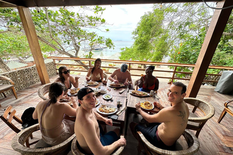 Cartagena: Mantas Beach Club Day Trip with Lunch & Kayak