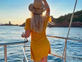 Desde Denia: Paseo en catamarán al atardecer