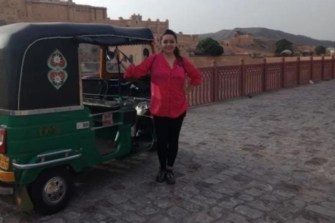 Tour privado de día completo por Jaipur en tuk tukTour turístico de día completo por Jaipur en tuk tuk con Conductor