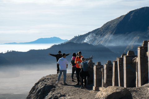 Depuis Yogyakarta ou Bali : Visite guidée partagée au lever du soleil sur le BromoAu départ de Yogyakarta : Visite guidée partagée au lever du soleil sur le Bromo