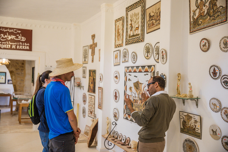 Descubre Djerba: tour de medio día a Djerba con almuerzo incluido, una visita imprescindible.Descubre Djerba: tour de medio día a Djerba, visita imprescindible con almuerzo inclu