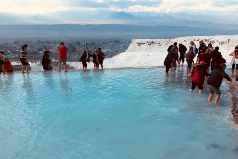 Desde Esmirna: Visita guiada a Hierápolis y Pamukkale