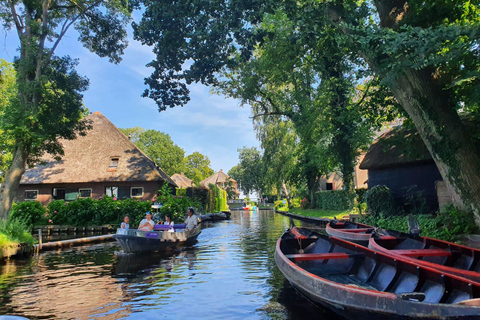 From Amsterdam: Giethoorn Small Group Tour with Boat Ride