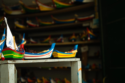 Nazaré: Walking Tour with Funicular & Local Guide