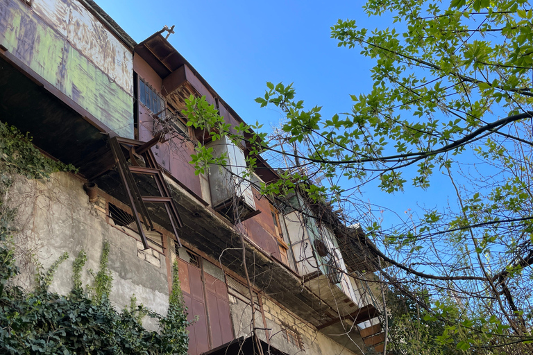 تبليسي: حيث لا يذهب السياح - جولة السكك الحديدية المنسية