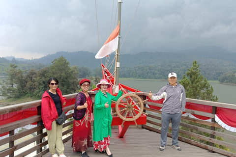 Jakarta: 3-Daagse rondreis met Bandung en Miniatuur Glorius Park