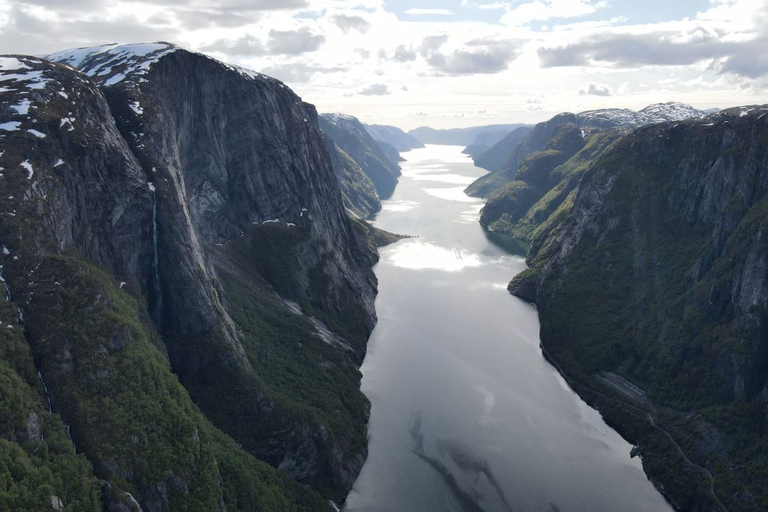 From Bergen: Trolltunga and Waterfalls Helicopter Tour