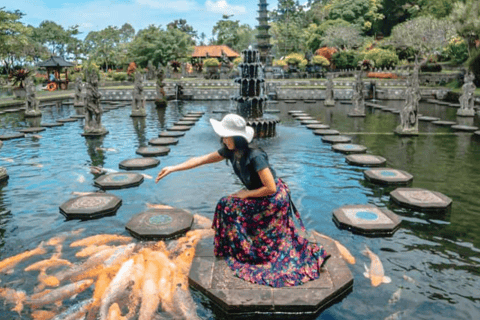 Bali: excursão de dia inteiro a LempuyangBali: excursão de 1 dia a Lempuyang (taxa de entrada com motorista de turismo)