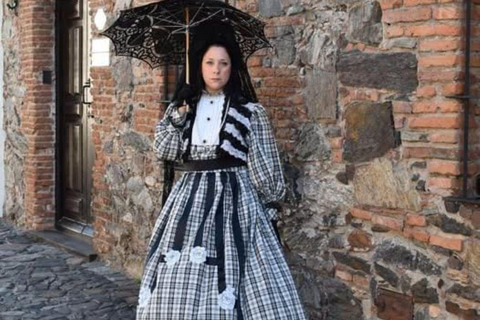 Colonia del Sacramento: Vintage Time Travel Experience Cologne: Vintage Experience and Guided Walk through the Old Town