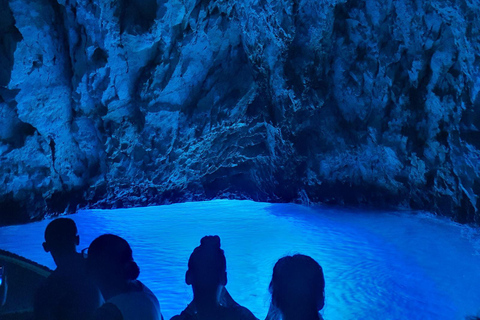 Desde Vis: Excursión en lancha rápida - Vis, Biševo y Cueva Azul (compartida)Desde Vis: tour en lancha motora - Vis, Biševo y la Cueva Azul (compartido)