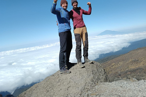 5 dias de escalada do Kilimanjaro Rota de Marangu