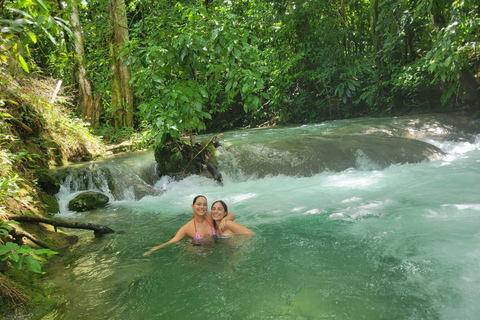 رحلة خاصة ليوم واحد: المرتفعات الدومينيكية وثقافة التاينورحلة خاصة ليوم واحد إلى المرتفعات الدومي