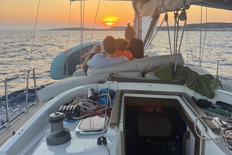 Cala Galdana - Full-day sailing trip (8 hours) Full-day sailing trip through the coves of southern Menorca (max. 4 people)
