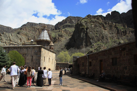 Da Yerevan: Tempio di Garni e Monastero di Geghard (trasferimento)