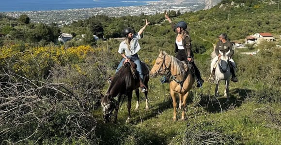 Carini: Horseback ride near Palermo in unspoiled nature