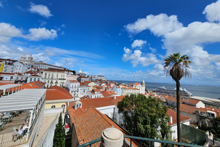 Lissabon: Rondleiding door de oude stad per tuktuk alfama en Geschiedenis.