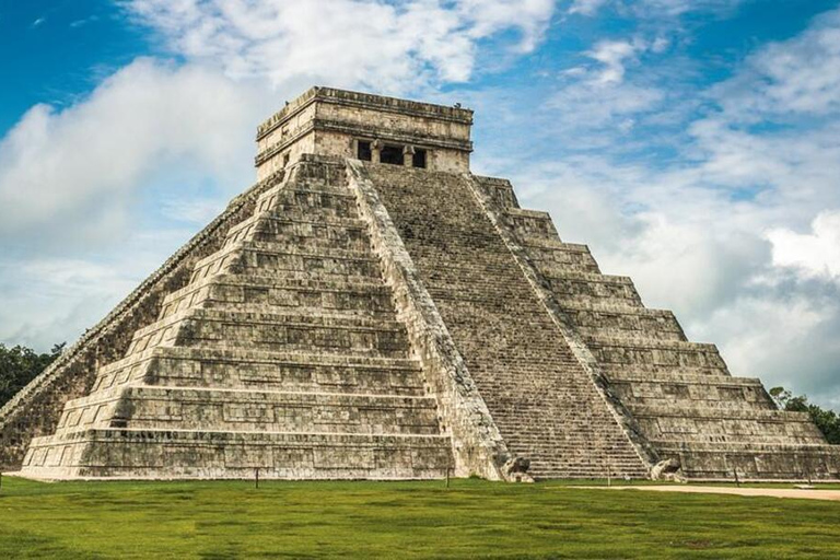 Tulum: Suytun och Ikkil Cenote, Chichen Itza &amp; ValladolidTulum: Suytun och Ikkil Cenote, Chichen Itza och Valladolid