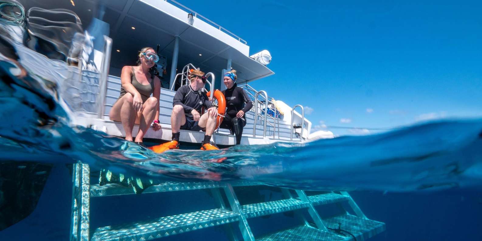 Cairns: Premium Snorkelling and Diving Reef Day Trip