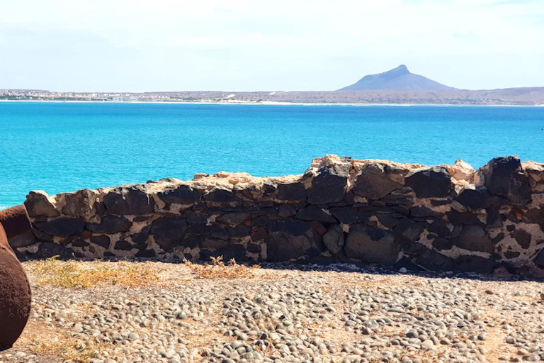 Boa Vista: Wycieczka jachtem motorowym z wędkowaniem, nurkowaniem i grillem na plaży