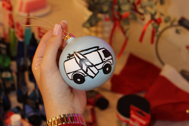 Alicante: Christmas Ornament Painting Workshop