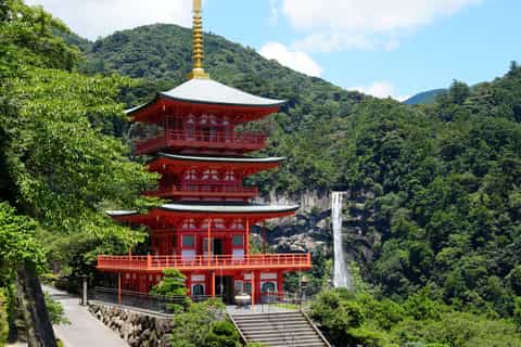 西願寺三重塔 チケット＆ツアー | ゲットユアガイド | GetYourGuide
