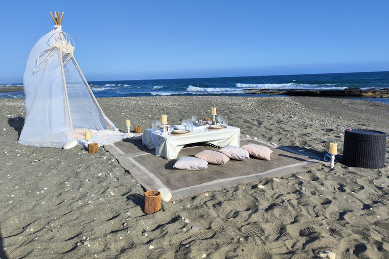 PICNIC DI LUSSO SULLA SPIAGGIA DI CIPRO