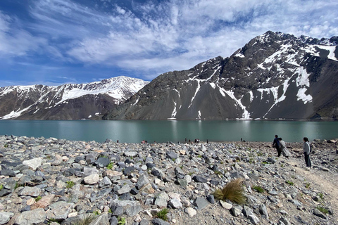 Santiago: Private Full Day El Yeso Reservoir and Vineyard