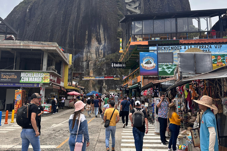 ميديلين: جولة إلى غواتابي وبينول والقارب، مع الغداء والإفطار