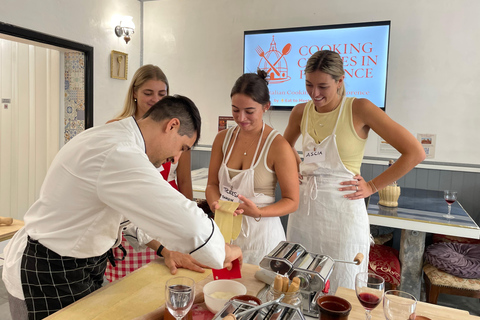 佛罗伦萨：意面制作课程，含晚餐、葡萄酒和... 唱歌！佛罗伦萨：意面制作课程，含晚餐、葡萄酒...还有歌唱！