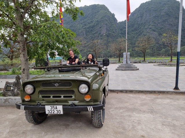 Visit Ninh Binh Jeep tour 4 hours to Hoa Lu old capital, Mua cave in Trang An