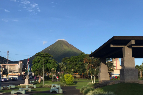 San José: La Fortuna Transfer with Coffee Tour at Doka Farm