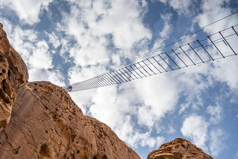 Salire sulla nuova scala AlUla verso il cielo