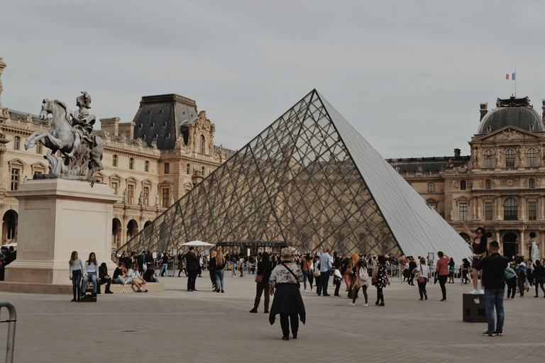 Paris: Louvre Museum Entry Options with Reserved Access Hosted Entry to Louvre with Exterior Tour