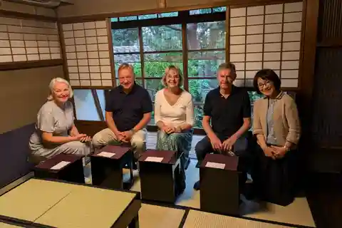 Kyoto: Esperienza di cerimonia del tè a lume di candela