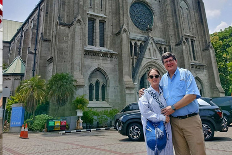 Tour turístico de medio día por la ciudad moderna y el casco antiguo de Yakarta