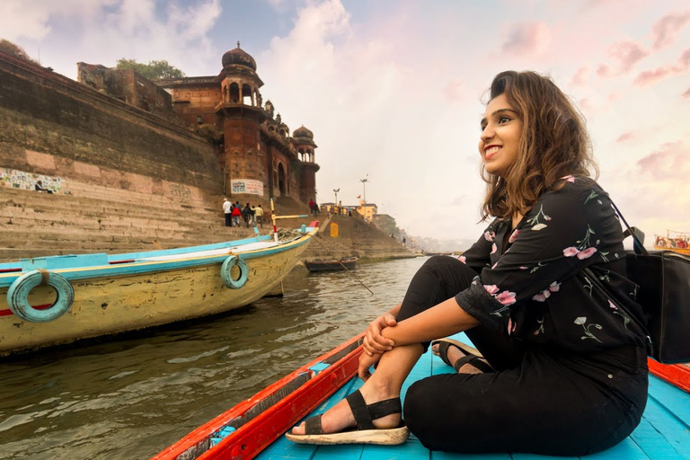 Varanasi: Ganztägige geführte Tour durch Varanasi und Sarnath mit dem AutoNur klimatisiertes Auto & Live Tour Guide