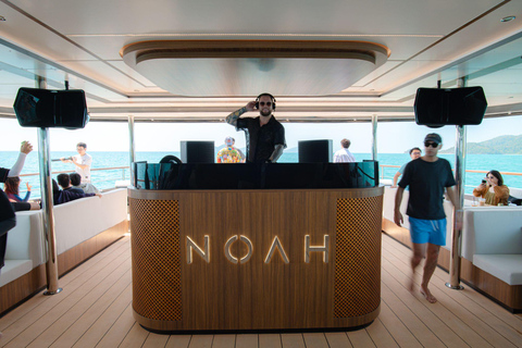 Phuket: Phi Phi & Maithon Islands by Noah Premium yacht