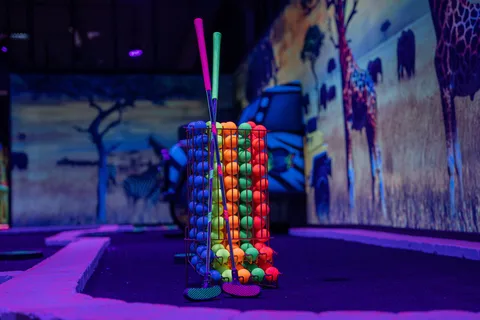 ¡Woop! Glow golf: Ciudad Btc de Liubliana