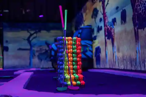 Woop! Glow Golf: Ljubljana Btc City