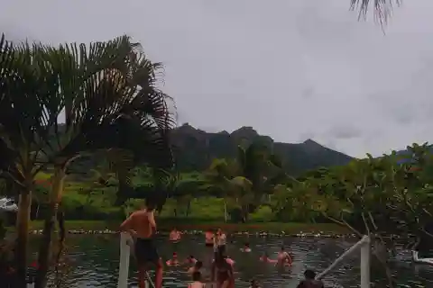 Visite de la piscine de boue et de la source thermale de Tifajek