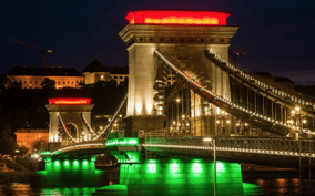 Budapest: GLOW Sightseeing Cruise with Welcome Drink