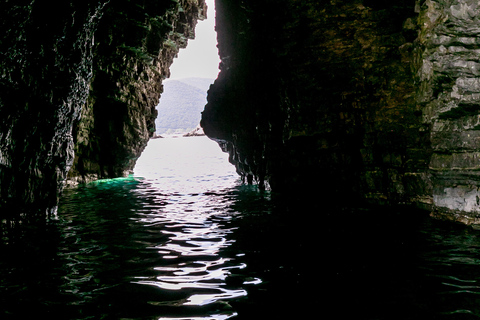 Budva : Exploration des grottes et visite en bateau privé