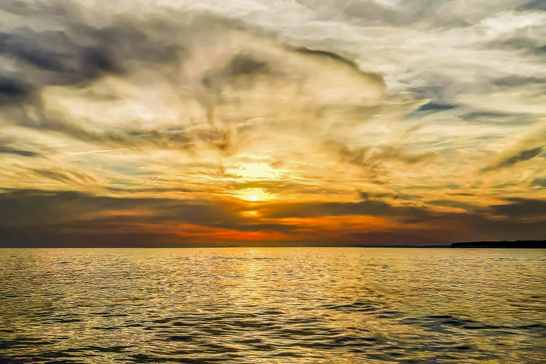 Portimão: Benagil Caves Speed Boat Tour with Sunset Option Private Tour in French