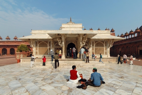 Au départ de Delhi : visite des lieux célèbres Taj Mahal et Fatehpur SikriExcursion avec voiture confortable et climatisée et guide local uniquement
