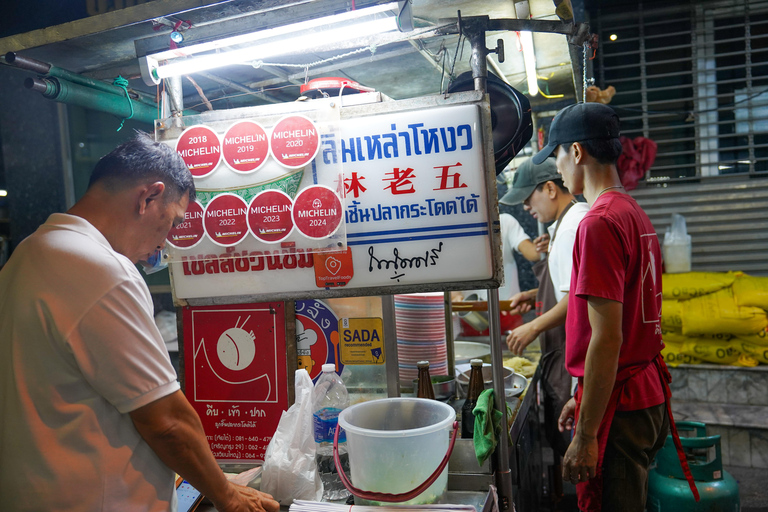 Bangkok Night Foodie Tour in China Town